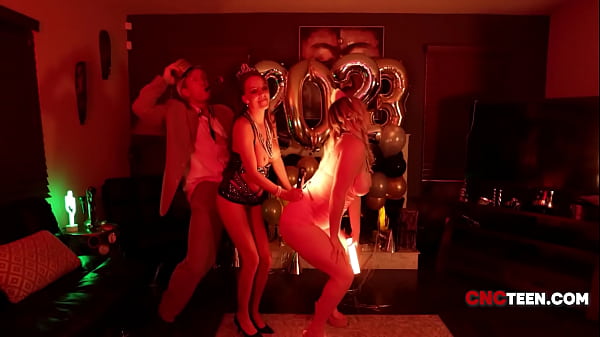 Simp American MILF & Her Slut StepDaughter Will Let European Man Do ANYTHING (Freeuse New Years Threesome)