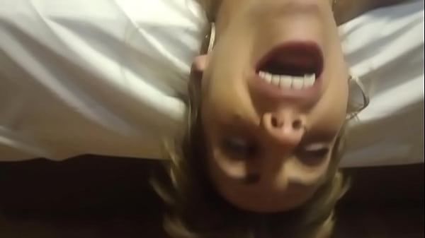 Download Video - negao gringo dotado fodendo no pelo a milf brasileira e gozou dentro do cuzinho dela