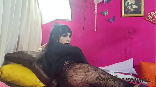 Surubinha entre amigas metecao gostosa muita pe...