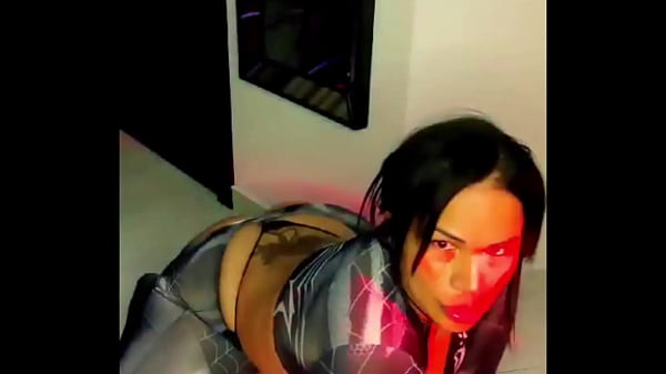Download Video - La Potra Aleja hace un cosplay de spiderman para su consentido