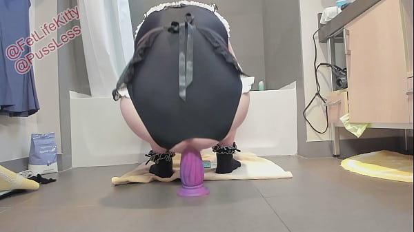 Maid Bathroom Gape Training