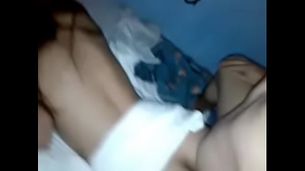 セクシーな雌犬を激しくファックします。