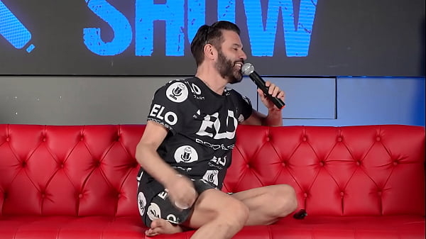 Elo Podcast invites Pau Rojas & Carolina Guerrero to eat each other's pussies and cum! | Juan Bustos Show