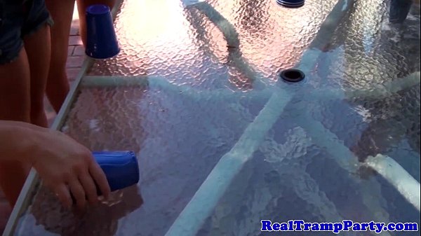 Pool slutparty turned into orgy