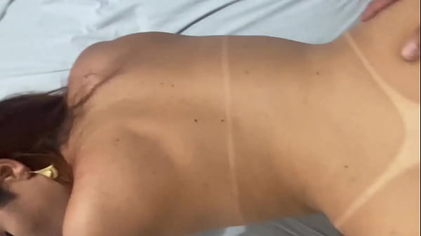 Download Video - DEI SEM CAMISINHA PRO SAFADO NO MOTEL &vert; MEU 1o FILME PRO CANAL XVIDEOS &vert; HIANNY COLUCCI