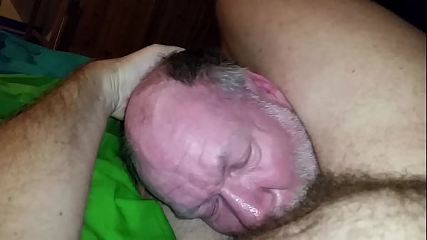 Bas is headscissoring Camiel with his very stro...