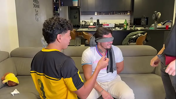 Download Video - Pasar del juego a calentarnos realmente&comma; solo quer&iacute;a penetrar y que me penetrara