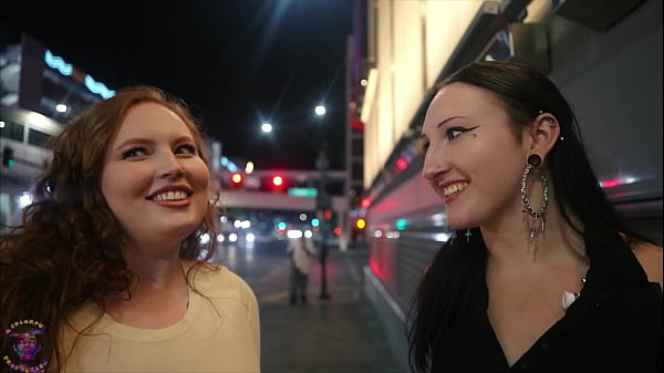 Mia Dior & Raven Rice Gets Intimate After Leaving The Nerd Bar At The Freemont Experience