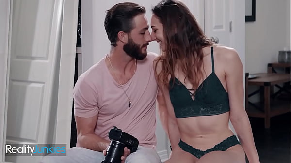 Download Video - &lpar;Andi Rose&rpar; Helps Her Stepbro With His Photography Class He Helps Her With Her Horniness - MileHigh