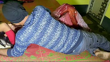 Hot Indian Desi Bhabhi in a Sensual Mood