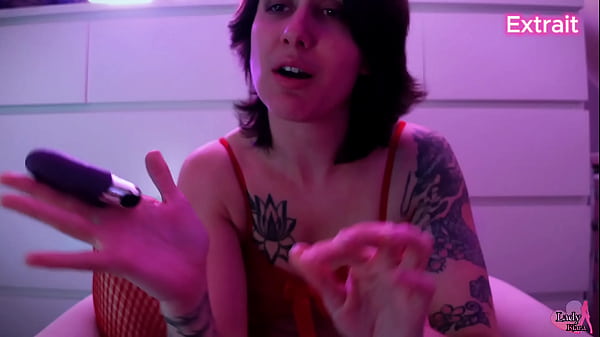 Un extrait de la vidéo du jour 4 de mon calendrier de l'avent coquin !Il est ...