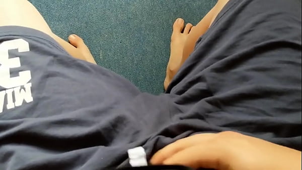 Download Video - Playing with my hard cock after waking up