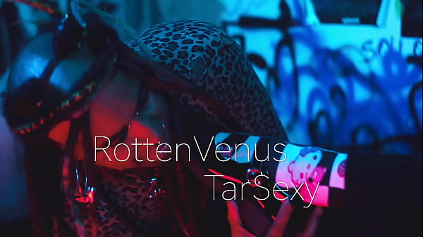 Goddess Rotten Venus Gags Slave With Her Feet