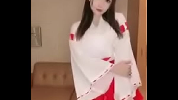 miko's waist swinging
