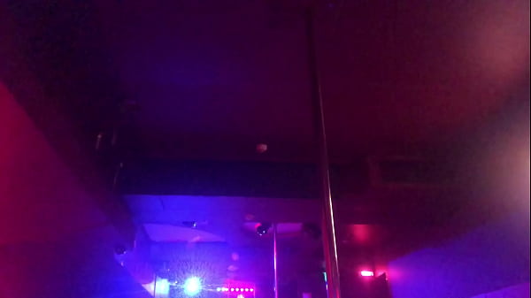 AMATEURE STRIPPER AT WORK