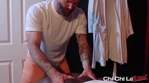 Download Video - Black hunk Aaron Trainer barebacks his masseur Rob Montana