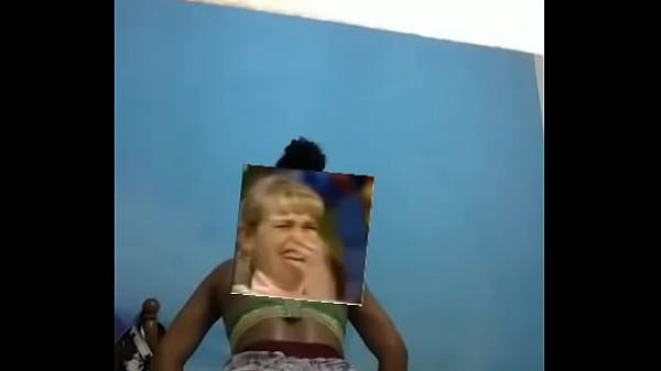 Morena gostosa dançando