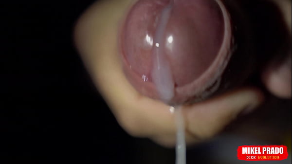 Very large cock head cums