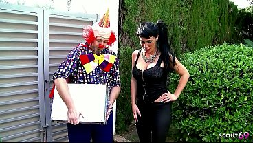Frustrated Nymphomaniac Mature Wife seduce the Clown to Cheating Fuck at Birthday Party