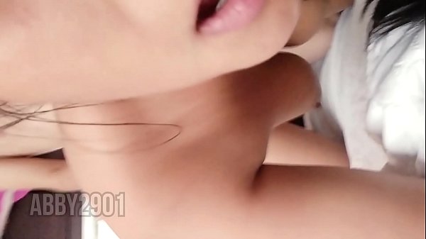18 YEAR OLD GIRL DOES HER FIRST ANAL, I FROM