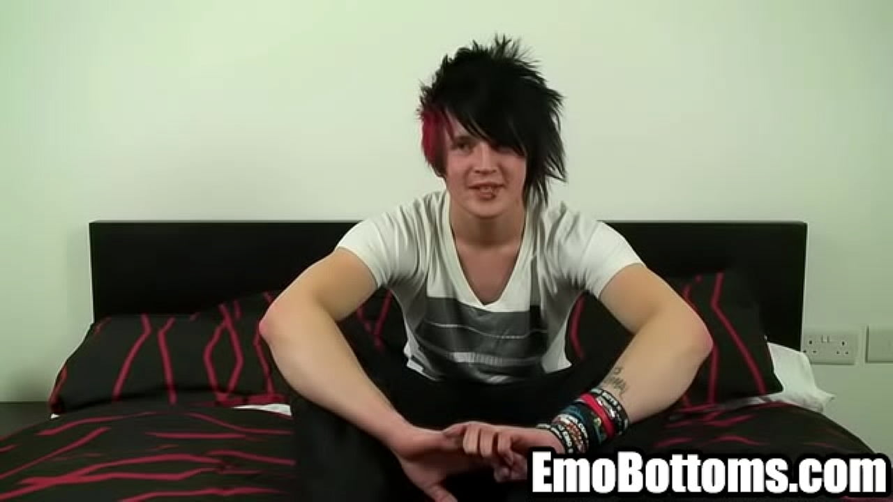 Emo twink Louis Phantom acariciando su duro schlong1024 1
                   hardcore pornstar masturbation solo gay twink muchos negros