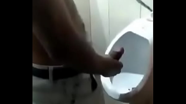 Il Germe Dans La Baignoire Pour Prendre La Bite Dans Les Cheveux: Grosse Bite Épaisse Folle Pour Libérer Le Lait En Vous. Tu Veux?