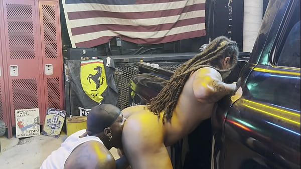 2 HORNY MECHANICS FUCKING