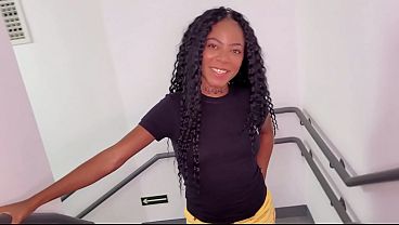 Me encontrei com a secret&aacute;ria peituda e fodemos muito no motel