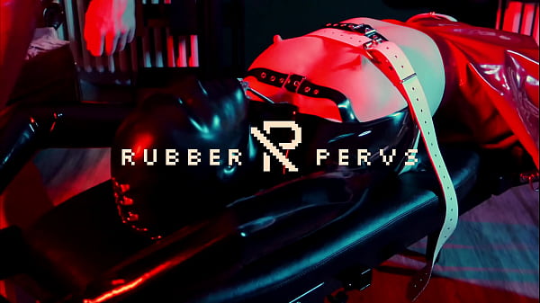 MISTRESS DAMAZONIA IS USING RUBBER AND PERV