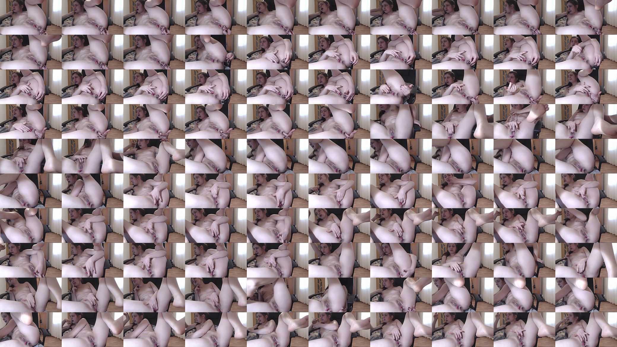 I&#039;m masturbating in front of the cameras 预览图