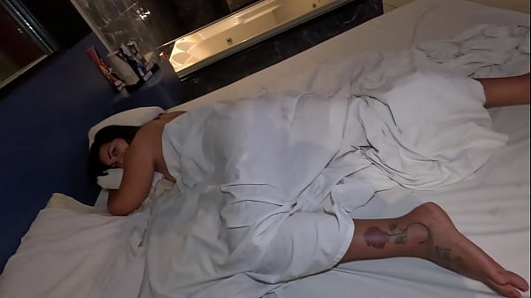 Vale Night for couples, I took my wife to the club and she went with another guy to the motel to give her ass without a condom