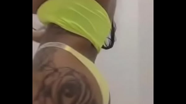 Follow me on @jojolatina