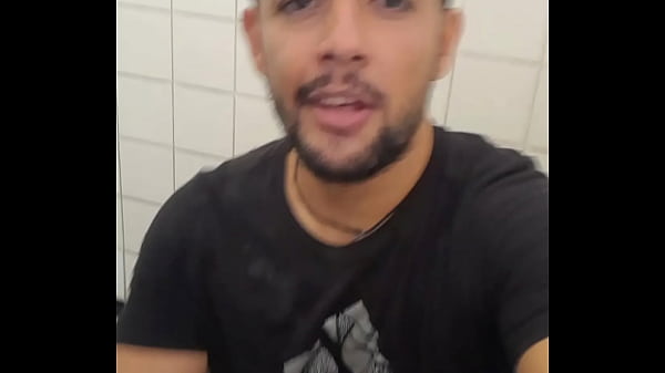 Oral gostoso com esses machos que entraram no b...