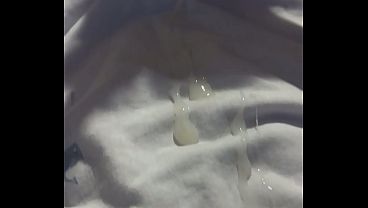 PORNO GAY JOVEN MASTURBANDOSE