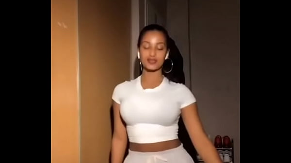 COM JUICY BOMSHELL HARD BACKSHOTS