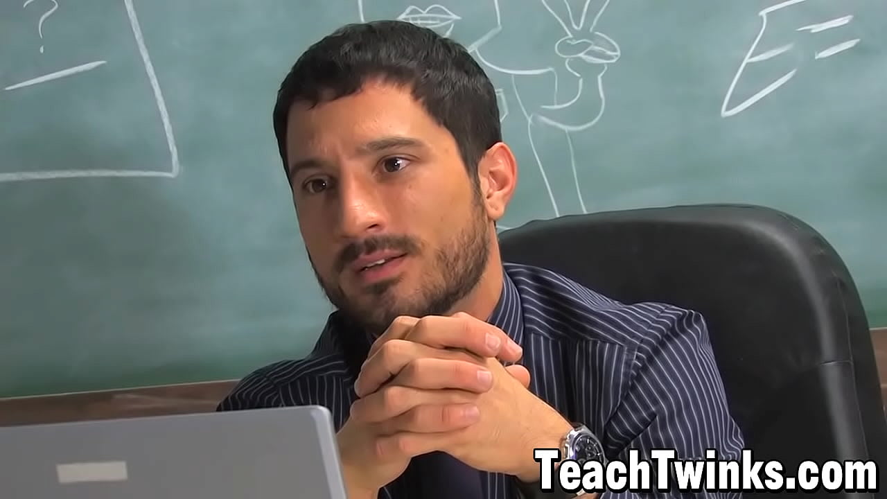 Profesor Harry Cox se folla analmente al joven estudiante Jason Alcok
                    anal cumshot hardcore blowjob gay twink big cock jock teachtwinks jason alcok harry cox muchos negros