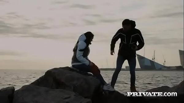 Kiara Gold Fucks the Neighbour