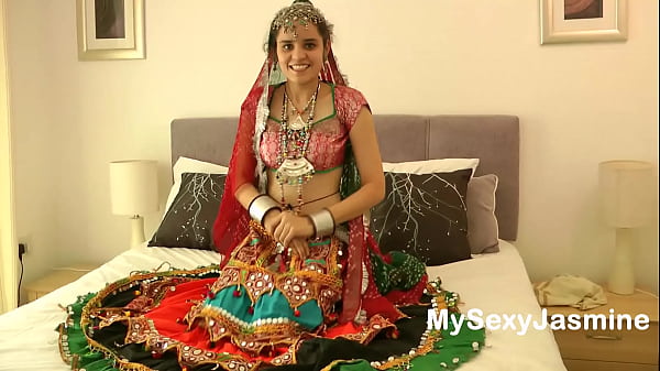 Gujarati Indian Babe Jasmine Mathur Garba Dance