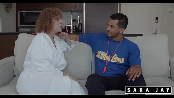 Bouncy Ass MILF! Sara Jay Gets On Alex Jones & Fucks Him Hard!