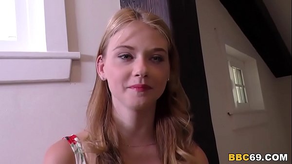 Petite Hannah Hays Takes Mandingo's BBC
