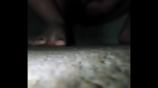 thumb pissing