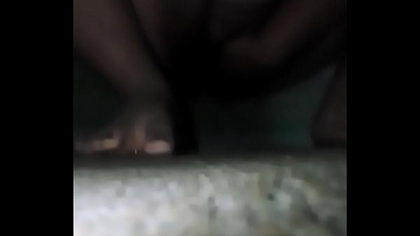 thumb pissing