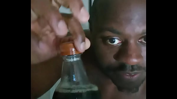 Who wants some caffeine free rootbeer soda beverage with rootbeer flavored anus for free 3