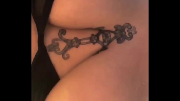 Girl flashes tit on insta