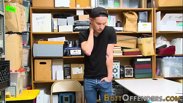 Teen shoplifter gives bj