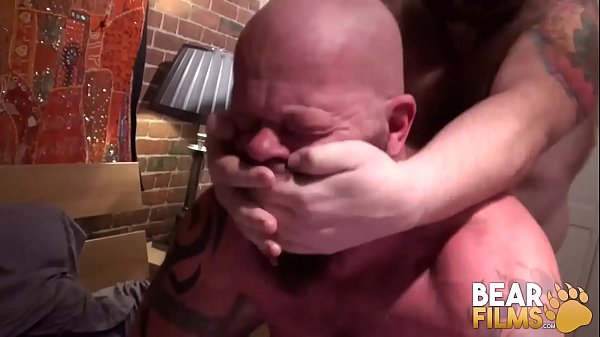 Download Video - BEARFILMS Hairy Gruff Hunter Bangs With Bear After Blowjob