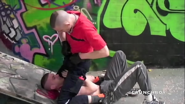 frenc slut tiwnkf ucke dby older badboy in outd...