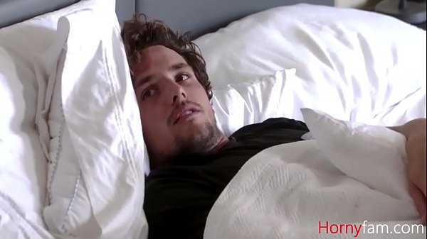 stepMOM reads magazine while HORNY stepSON fucks her- Crystal Rush