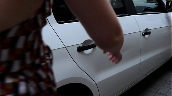 Morgana d&aacute; showzinho particular pro marid&atilde;o Rudolph que fode com for&ccedil;a a boca e o cu da esposinha putinha e safada