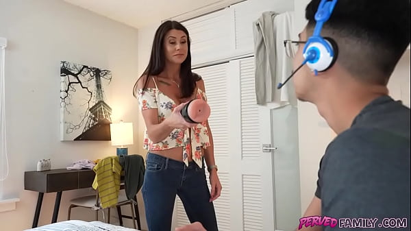 Download Video - PervedFamily&period;com - Stepmom found my Anal Masturbator